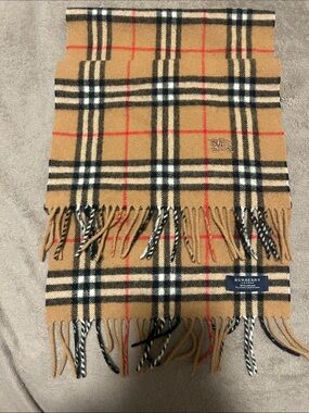 Burberry Camel Vintage Check Men’s Wool Scarf with Red Accents